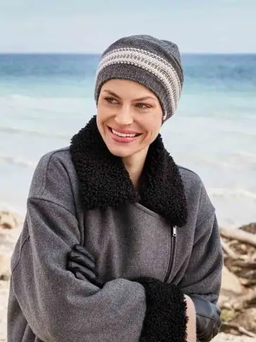  Hazel Knitted Hat | Charming Greys Wolle